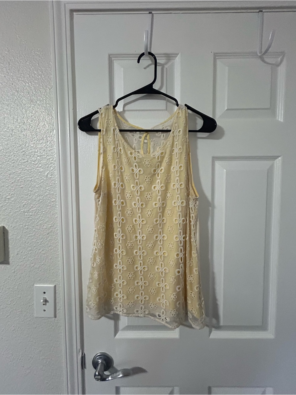 Jennifer Lopez Cream Lace Floral Camisole